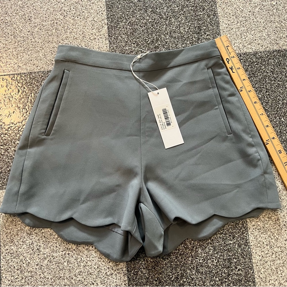 NWT bishop + young High-Waist Scalloped Edge Shorts- XS - Picture 5 of 10
